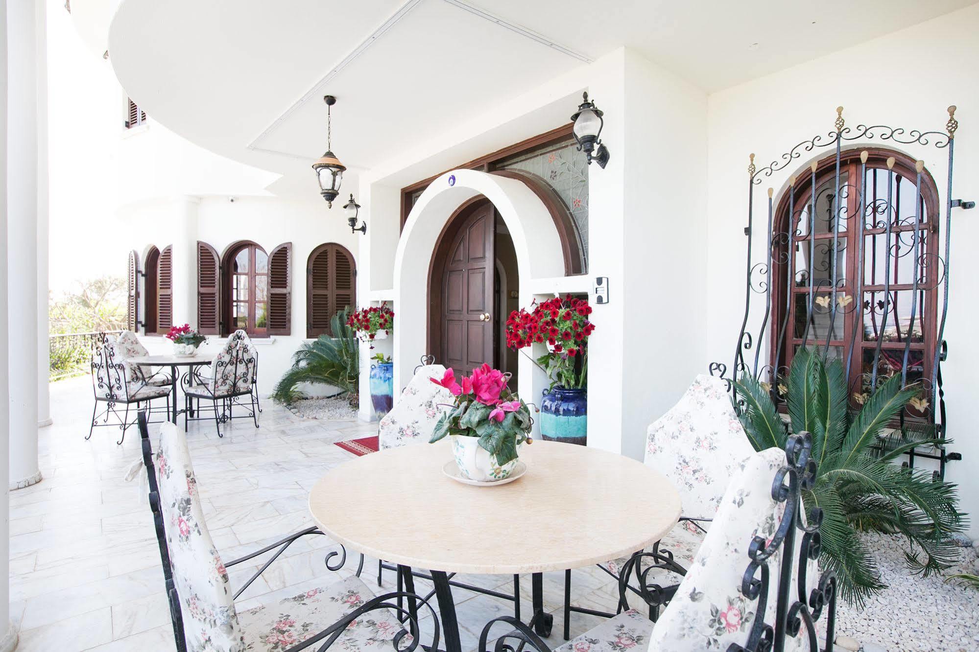 Meryem'S Hotel Agios Epiktitos エクステリア 写真